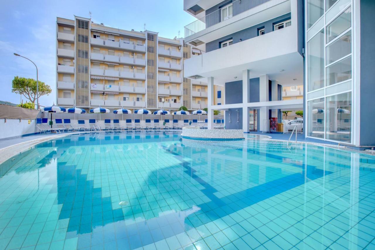 Apartaments Suites Ambassador Caorle Ngoại thất bức ảnh