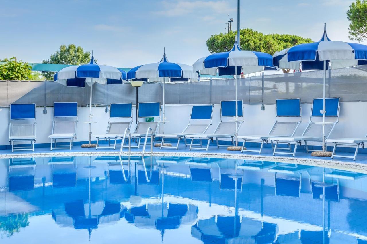Apartaments Suites Ambassador Caorle Ngoại thất bức ảnh